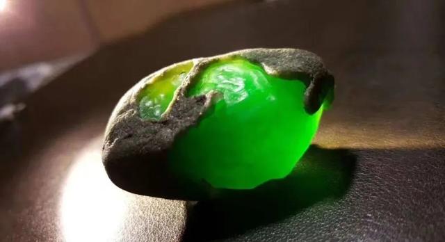 翡翠原石电商平台翡翠原石哪里好-第2张图片-翡翠网 翡翠原石电商平台翡翠原石哪里好-第2张图片-翡翠网