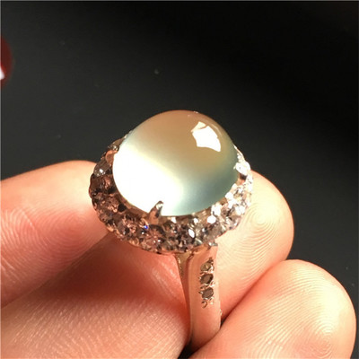 一般翡翠戒指多少钱,翡翠戒指面价格-第2张图片-翡翠网 一般翡翠戒指多少钱,翡翠戒指面价格-第2张图片-翡翠网