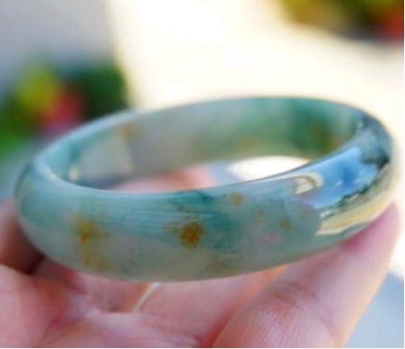 晴水色洒金翡翠手镯洒金翡翠手镯好吗-第5张图片-翡翠网 晴水色洒金翡翠手镯洒金翡翠手镯好吗-第5张图片-翡翠网