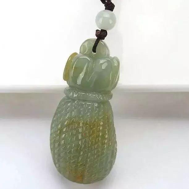 晴水色洒金翡翠手镯洒金翡翠手镯好吗-第6张图片-翡翠网 晴水色洒金翡翠手镯洒金翡翠手镯好吗-第6张图片-翡翠网