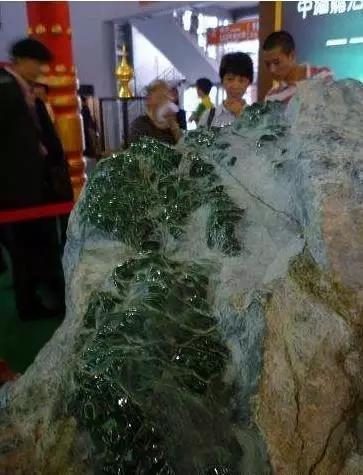 翡翠亚洲一号亚洲翡翠原石图片大全-第13张图片-翡翠网 翡翠亚洲一号亚洲翡翠原石图片大全-第13张图片-翡翠网