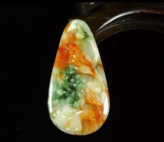 白黄绿三色翡翠值得购买吗白黄绿三色翡翠手镯-第10张图片-翡翠网 白黄绿三色翡翠值得购买吗白黄绿三色翡翠手镯-第10张图片-翡翠网