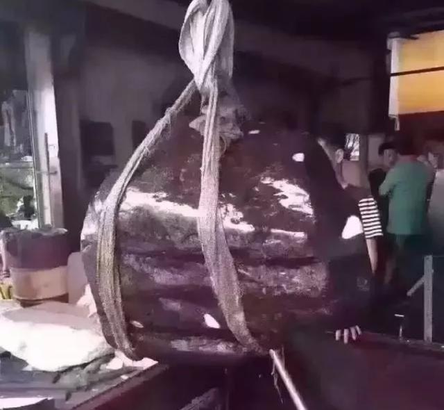 翡翠原石怎么收藏,翡翠原石值得玩吗-第2张图片-翡翠网 翡翠原石怎么收藏,翡翠原石值得玩吗-第2张图片-翡翠网