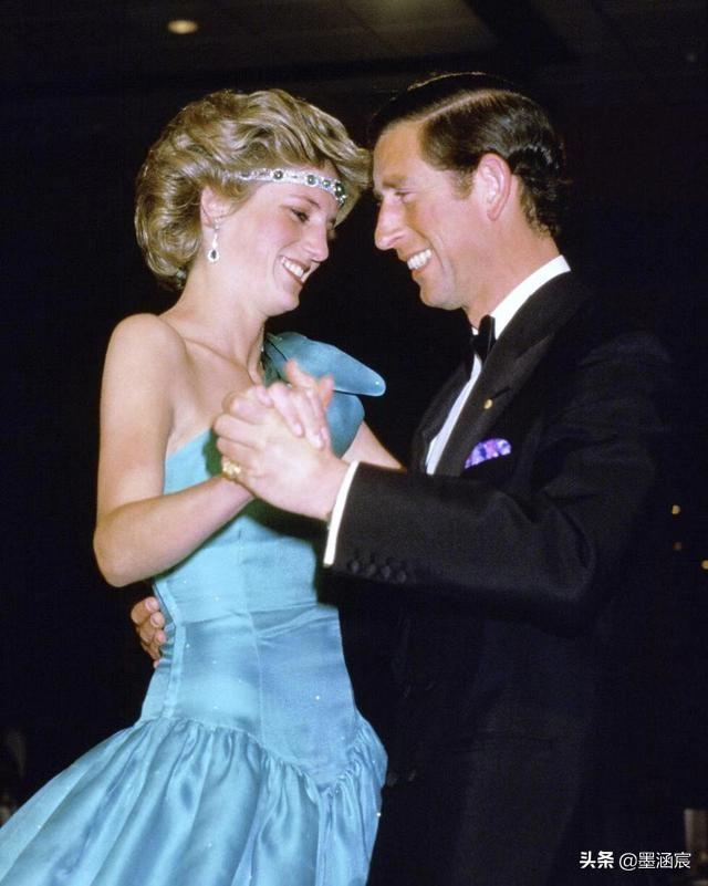 翡翠手镯棉条,翡翠棉纹是什么样子的-第21张图片-翡翠网 翡翠手镯棉条,翡翠棉纹是什么样子的-第21张图片-翡翠网