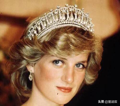 翡翠手镯棉条,翡翠棉纹是什么样子的-第23张图片-翡翠网 翡翠手镯棉条,翡翠棉纹是什么样子的-第23张图片-翡翠网