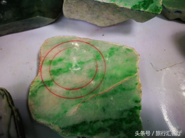 菠菜绿翡翠价格老坑菠菜绿翡翠-第3张图片-翡翠网 菠菜绿翡翠价格老坑菠菜绿翡翠-第3张图片-翡翠网