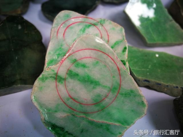 菠菜绿翡翠价格老坑菠菜绿翡翠-第4张图片-翡翠网 菠菜绿翡翠价格老坑菠菜绿翡翠-第4张图片-翡翠网