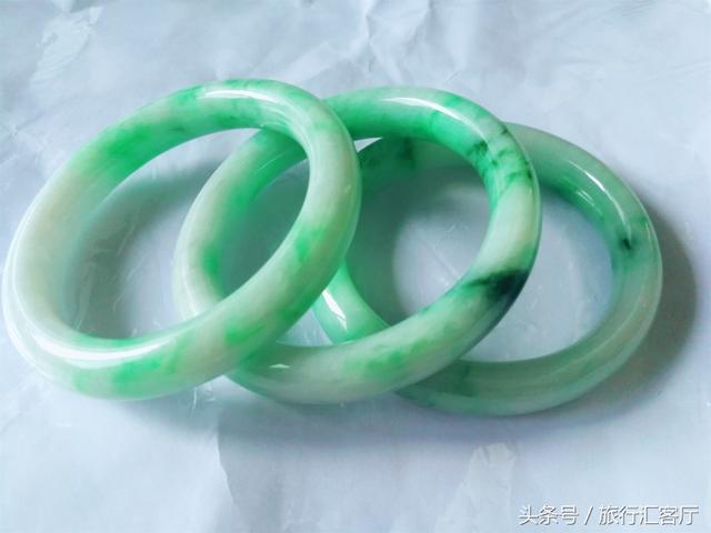 菠菜绿翡翠价格老坑菠菜绿翡翠-第7张图片-翡翠网 菠菜绿翡翠价格老坑菠菜绿翡翠-第7张图片-翡翠网