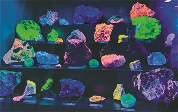 在菜百买的玉镯可以退货吗,菜百翡翠手镯能买吗-第5张图片-翡翠网 在菜百买的玉镯可以退货吗,菜百翡翠手镯能买吗-第5张图片-翡翠网