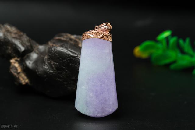 翡翠葡萄有什么寓意,翡翠收藏知识三十讲--万珺著-第12张图片-翡翠网 翡翠葡萄有什么寓意,翡翠收藏知识三十讲--万珺著-第12张图片-翡翠网