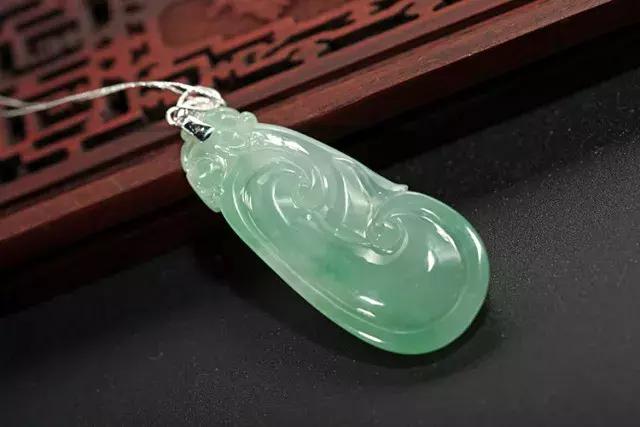 真假翡翠知识科普,翡翠证书怎么看真假-第7张图片-翡翠网 真假翡翠知识科普,翡翠证书怎么看真假-第7张图片-翡翠网