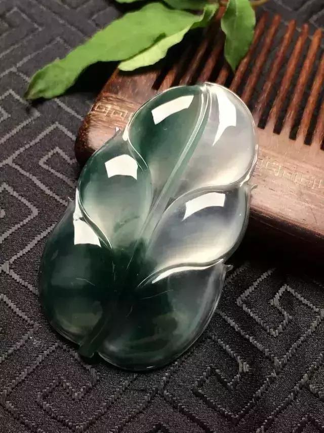 真假翡翠知识科普,翡翠证书怎么看真假-第10张图片-翡翠网 真假翡翠知识科普,翡翠证书怎么看真假-第10张图片-翡翠网