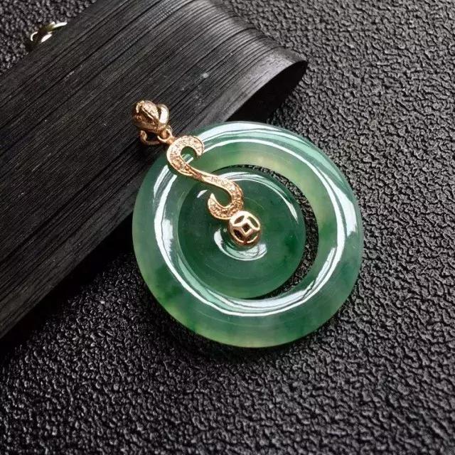 真假翡翠知识科普,翡翠证书怎么看真假-第19张图片-翡翠网 真假翡翠知识科普,翡翠证书怎么看真假-第19张图片-翡翠网