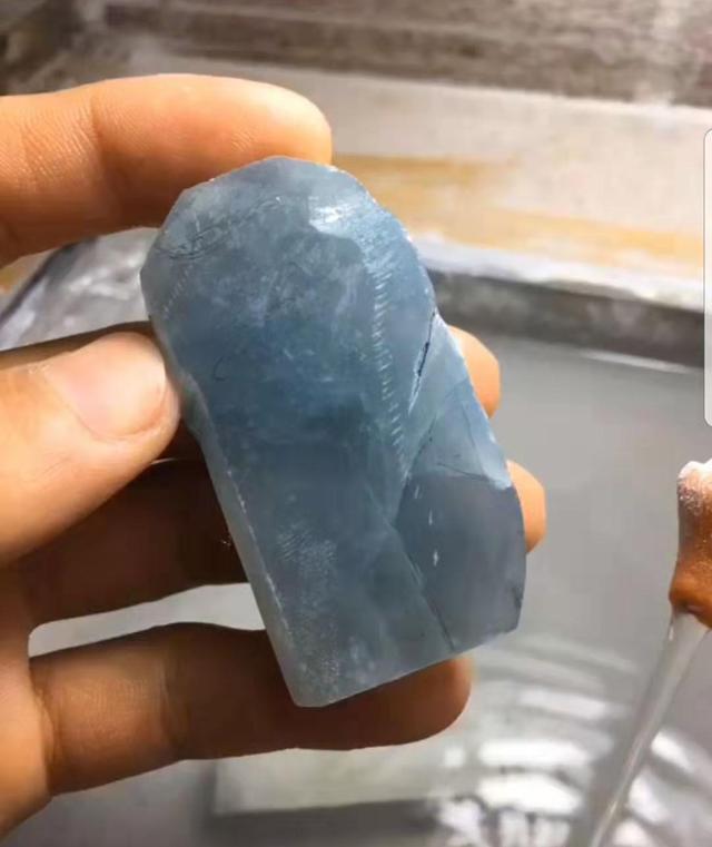 小原石可以用来干什么,翡翠原石有什么用-第3张图片-翡翠网 小原石可以用来干什么,翡翠原石有什么用-第3张图片-翡翠网