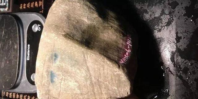 冰底翡翠价格及图片,冰黄翡翠价格表和图片-第1张图片-翡翠网 冰底翡翠价格及图片,冰黄翡翠价格表和图片-第1张图片-翡翠网