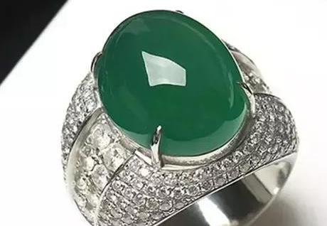 玉手镯怎么戴进去男生戴的翡翠手镯好吗-第1张图片-翡翠网 玉手镯怎么戴进去男生戴的翡翠手镯好吗-第1张图片-翡翠网