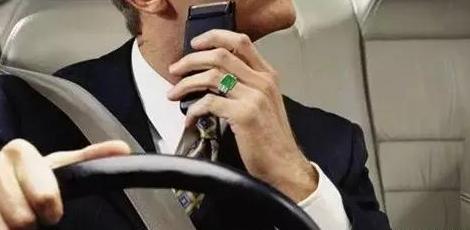 玉手镯怎么戴进去男生戴的翡翠手镯好吗-第2张图片-翡翠网 玉手镯怎么戴进去男生戴的翡翠手镯好吗-第2张图片-翡翠网