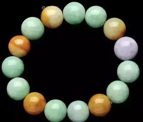 玉手镯怎么戴进去男生戴的翡翠手镯好吗-第4张图片-翡翠网 玉手镯怎么戴进去男生戴的翡翠手镯好吗-第4张图片-翡翠网