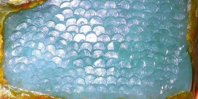 翡翠原石有杂质吗玉石翡翠原石-第6张图片-翡翠网 翡翠原石有杂质吗玉石翡翠原石-第6张图片-翡翠网