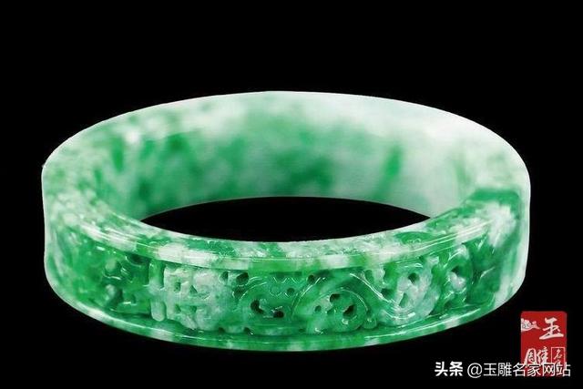怎么鉴别翡翠真假清代翡翠手镯鉴别-第2张图片-翡翠网 怎么鉴别翡翠真假清代翡翠手镯鉴别-第2张图片-翡翠网