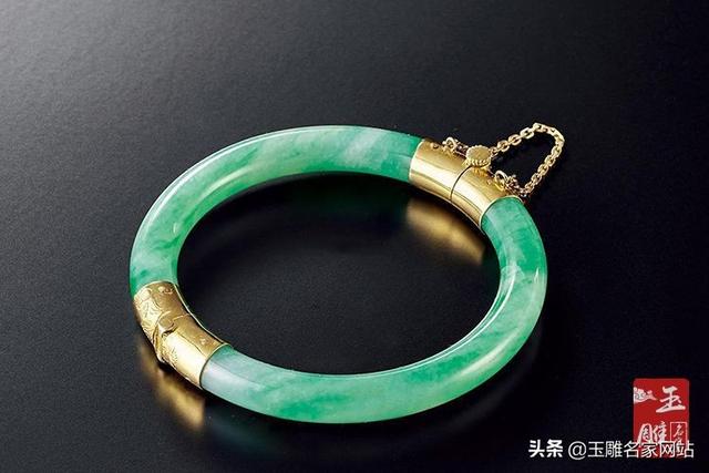 怎么鉴别翡翠真假清代翡翠手镯鉴别-第3张图片-翡翠网 怎么鉴别翡翠真假清代翡翠手镯鉴别-第3张图片-翡翠网