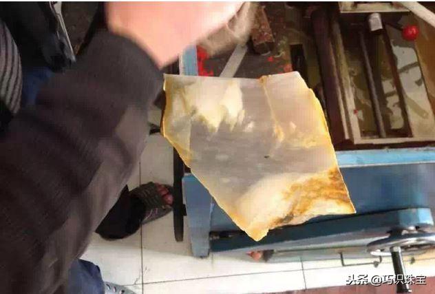 石头现切割现做手镯,翡翠手镯切割-第13张图片-翡翠网 石头现切割现做手镯,翡翠手镯切割-第13张图片-翡翠网