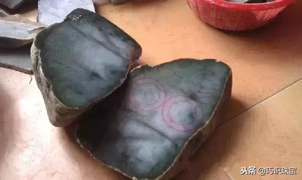 石头现切割现做手镯,翡翠手镯切割-第24张图片-翡翠网 石头现切割现做手镯,翡翠手镯切割-第24张图片-翡翠网