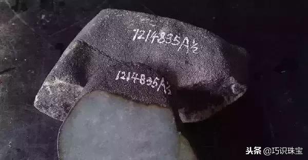 石头现切割现做手镯,翡翠手镯切割-第31张图片-翡翠网 石头现切割现做手镯,翡翠手镯切割-第31张图片-翡翠网