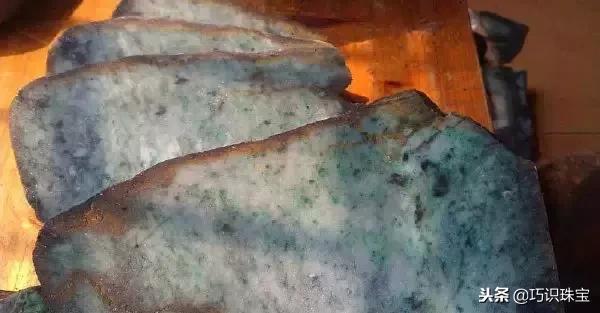 石头现切割现做手镯,翡翠手镯切割-第36张图片-翡翠网 石头现切割现做手镯,翡翠手镯切割-第36张图片-翡翠网