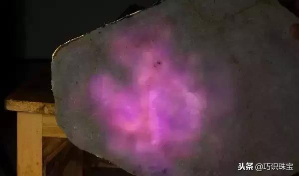 石头现切割现做手镯,翡翠手镯切割-第44张图片-翡翠网 石头现切割现做手镯,翡翠手镯切割-第44张图片-翡翠网