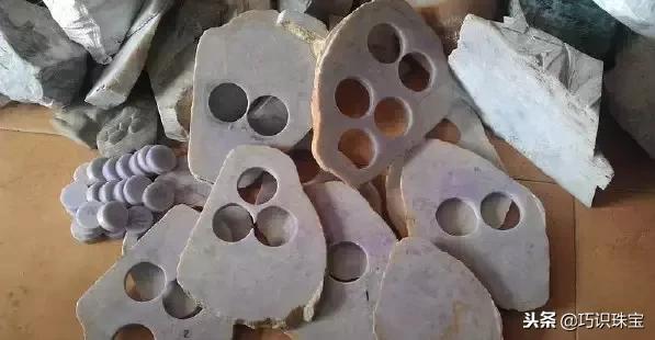 石头现切割现做手镯,翡翠手镯切割-第49张图片-翡翠网 石头现切割现做手镯,翡翠手镯切割-第49张图片-翡翠网