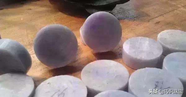 石头现切割现做手镯,翡翠手镯切割-第50张图片-翡翠网 石头现切割现做手镯,翡翠手镯切割-第50张图片-翡翠网