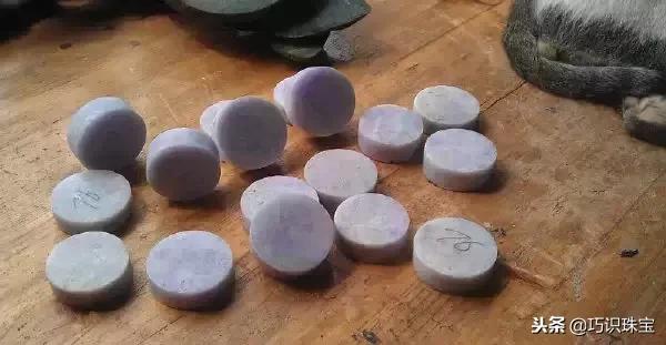 石头现切割现做手镯,翡翠手镯切割-第51张图片-翡翠网 石头现切割现做手镯,翡翠手镯切割-第51张图片-翡翠网