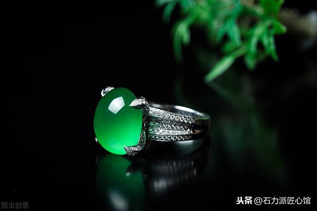 翡翠手镯的翠色翡翠手镯怎么养-第4张图片-翡翠网 翡翠手镯的翠色翡翠手镯怎么养-第4张图片-翡翠网