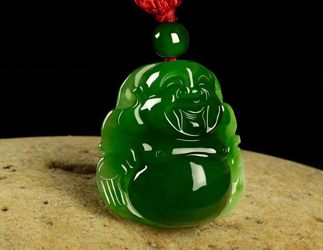 翡翠和玉的区别哪个价值高翡翠跟玉石有什么区别-第4张图片-翡翠网 翡翠和玉的区别哪个价值高翡翠跟玉石有什么区别-第4张图片-翡翠网