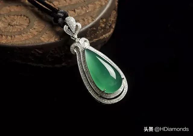 100元买的翡翠手镯五百元的翡翠手镯-第4张图片-翡翠网 100元买的翡翠手镯五百元的翡翠手镯-第4张图片-翡翠网