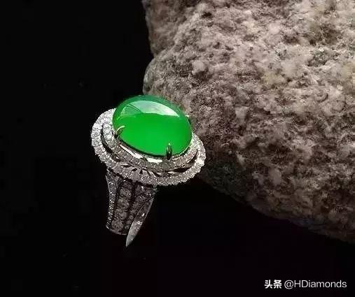 100元买的翡翠手镯五百元的翡翠手镯-第9张图片-翡翠网 100元买的翡翠手镯五百元的翡翠手镯-第9张图片-翡翠网