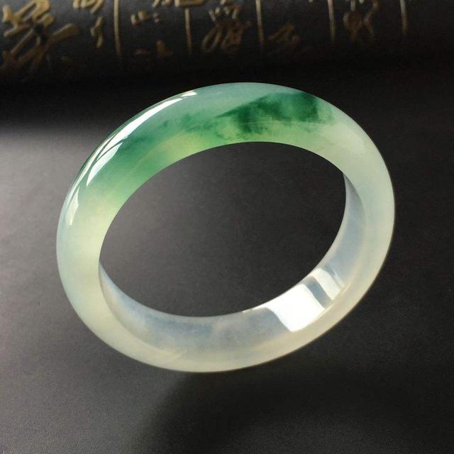 周大生翡翠手镯是a货吗,周大生的翡翠手镯-第2张图片-翡翠网 周大生翡翠手镯是a货吗,周大生的翡翠手镯-第2张图片-翡翠网