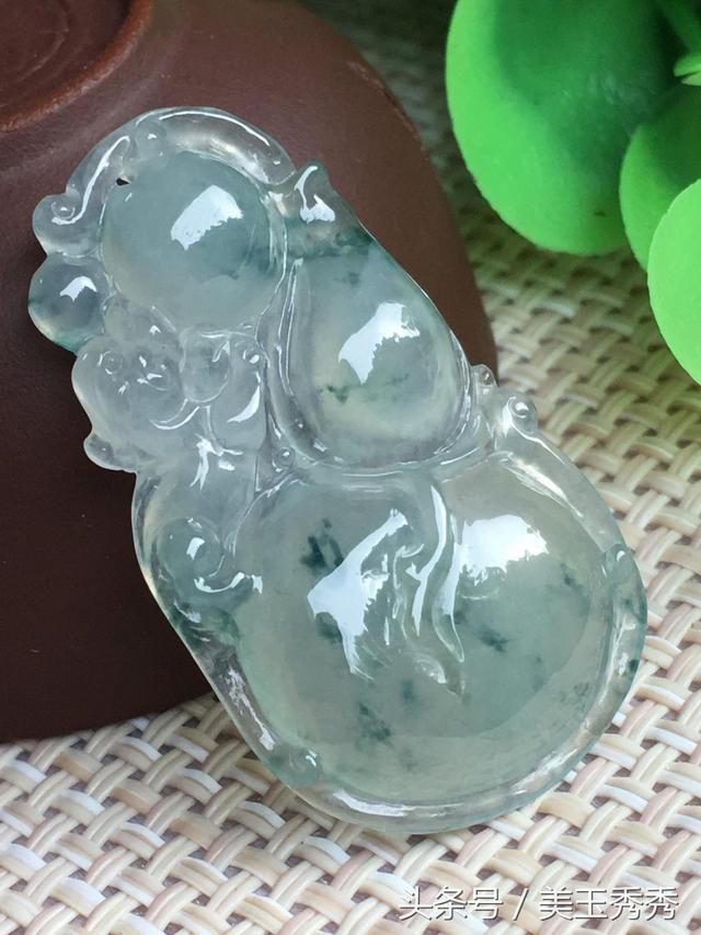 翡翠葫芦戒指镶嵌款式翡翠葫芦的基本知识-第13张图片-翡翠网 翡翠葫芦戒指镶嵌款式翡翠葫芦的基本知识-第13张图片-翡翠网