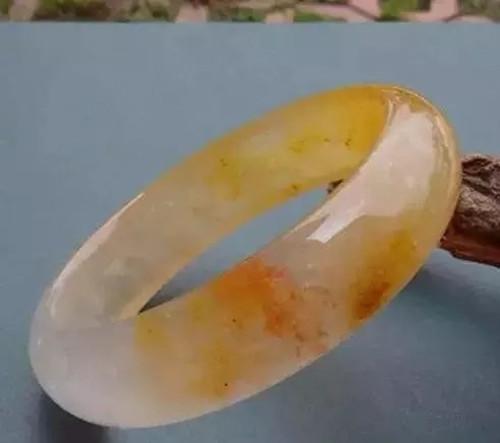 翡翠原石颜色分类翡翠原石有哪些色-第4张图片-翡翠网 翡翠原石颜色分类翡翠原石有哪些色-第4张图片-翡翠网