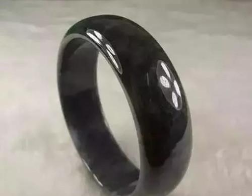 翡翠原石颜色分类翡翠原石有哪些色-第5张图片-翡翠网 翡翠原石颜色分类翡翠原石有哪些色-第5张图片-翡翠网