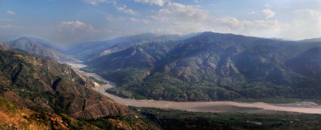 翡翠原石如何剥皮,攀枝花翡翠原石剥皮-第1张图片-翡翠网 翡翠原石如何剥皮,攀枝花翡翠原石剥皮-第1张图片-翡翠网