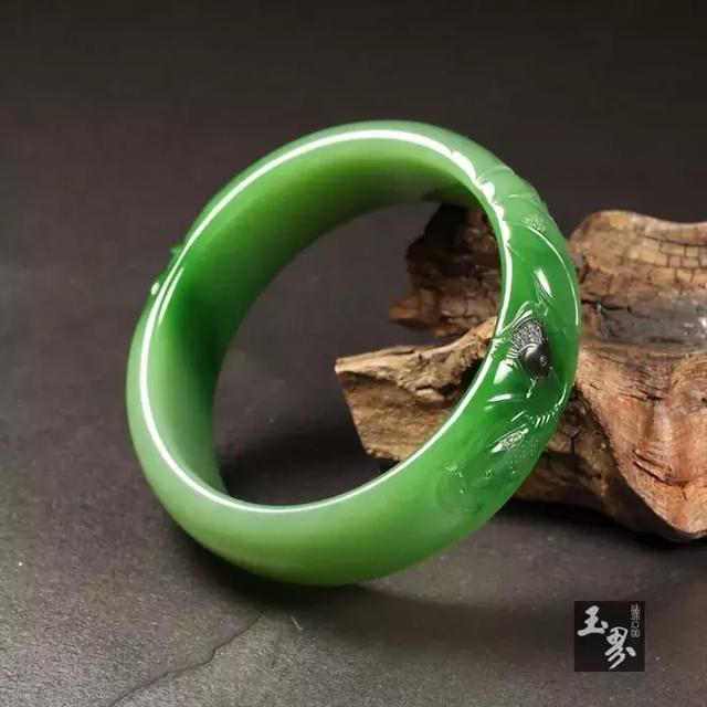 翡翠雕花手镯图案,2万的翡翠手镯-第3张图片-翡翠网 翡翠雕花手镯图案,2万的翡翠手镯-第3张图片-翡翠网