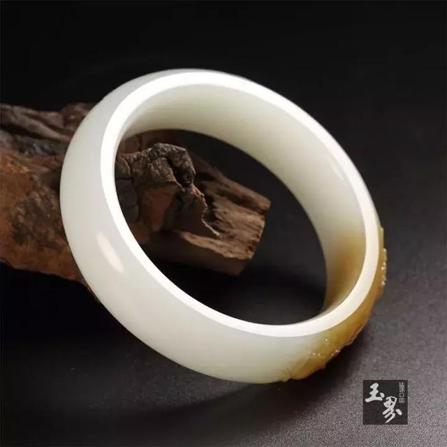 翡翠雕花手镯图案,2万的翡翠手镯-第6张图片-翡翠网 翡翠雕花手镯图案,2万的翡翠手镯-第6张图片-翡翠网