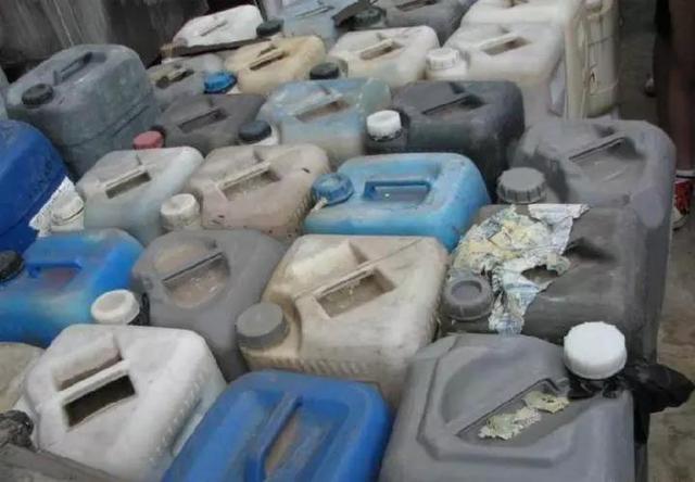 棉絮多的翡翠镯子,翡翠手镯怎么作假-第4张图片-翡翠网 棉絮多的翡翠镯子,翡翠手镯怎么作假-第4张图片-翡翠网