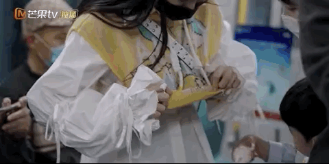 福禄寿喜翡翠,宋丹丹戴的福禄寿翡翠手镯-第67张图片-翡翠网 福禄寿喜翡翠,宋丹丹戴的福禄寿翡翠手镯-第67张图片-翡翠网