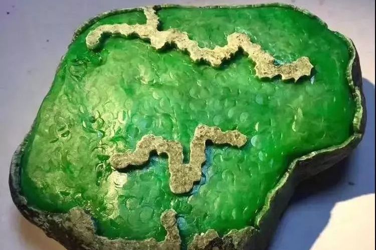 衡阳翡翠原石加工店石家庄翡翠原石店-第2张图片-翡翠网 衡阳翡翠原石加工店石家庄翡翠原石店-第2张图片-翡翠网