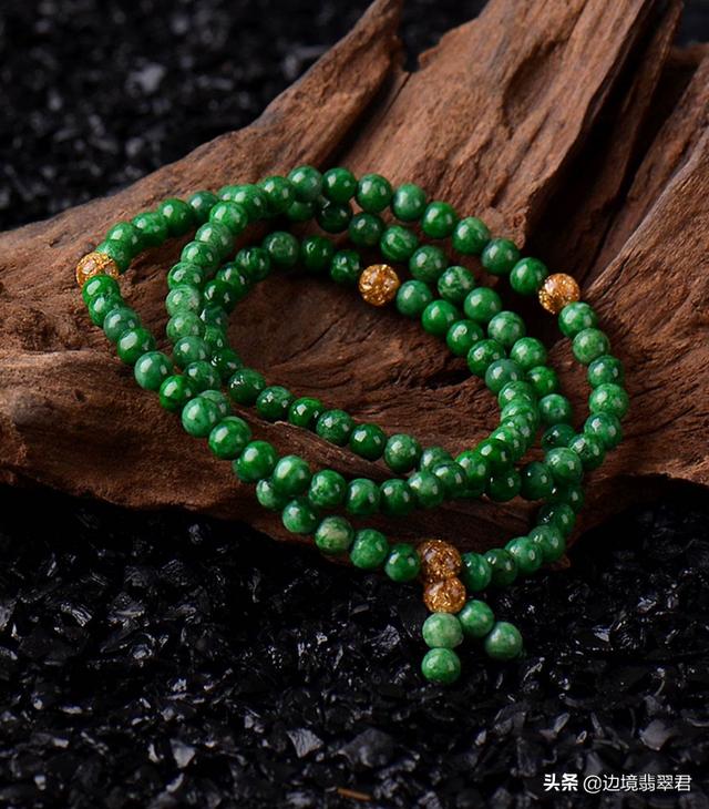 翡翠藓加绿手镯值钱吗,翡翠原石的藓是什么样的-第8张图片-翡翠网 翡翠藓加绿手镯值钱吗,翡翠原石的藓是什么样的-第8张图片-翡翠网