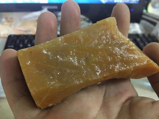 海口翡翠原石鉴定,四川翡翠原石鉴定技巧-第3张图片-翡翠网 海口翡翠原石鉴定,四川翡翠原石鉴定技巧-第3张图片-翡翠网