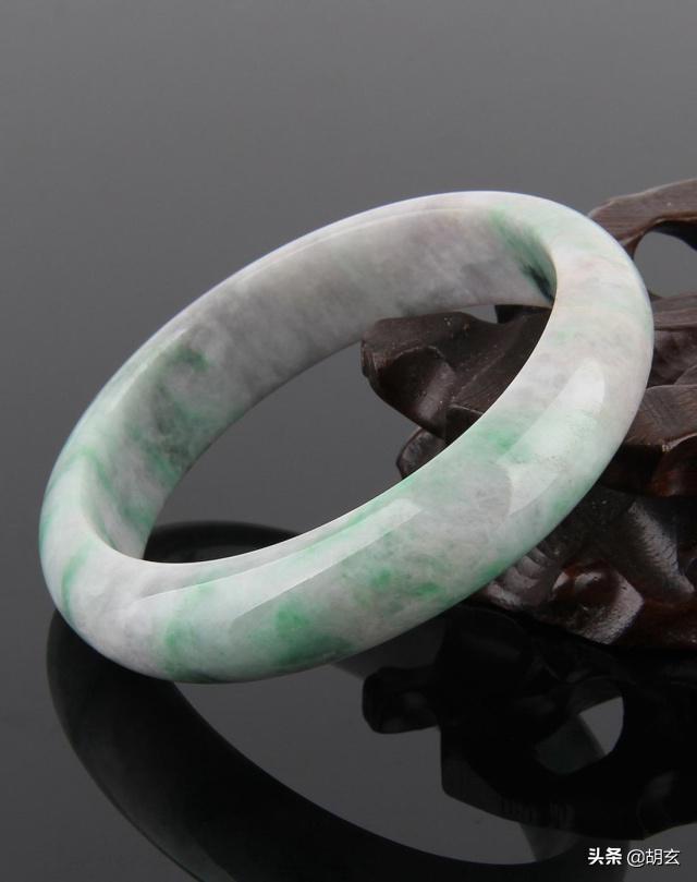 翡翠玉手镯a货是什么意思,a货翡翠玉手镯-第10张图片-翡翠网 翡翠玉手镯a货是什么意思,a货翡翠玉手镯-第10张图片-翡翠网
